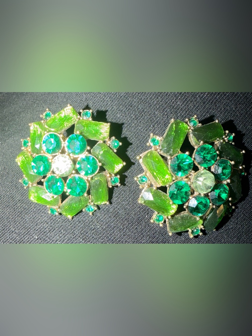 Vintage Monet Emerald Green Crystal Cluster Clip-On Earrings - Picture 5 of 5